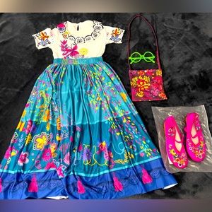 Disney Encanto- Mirabel costume size 7-8